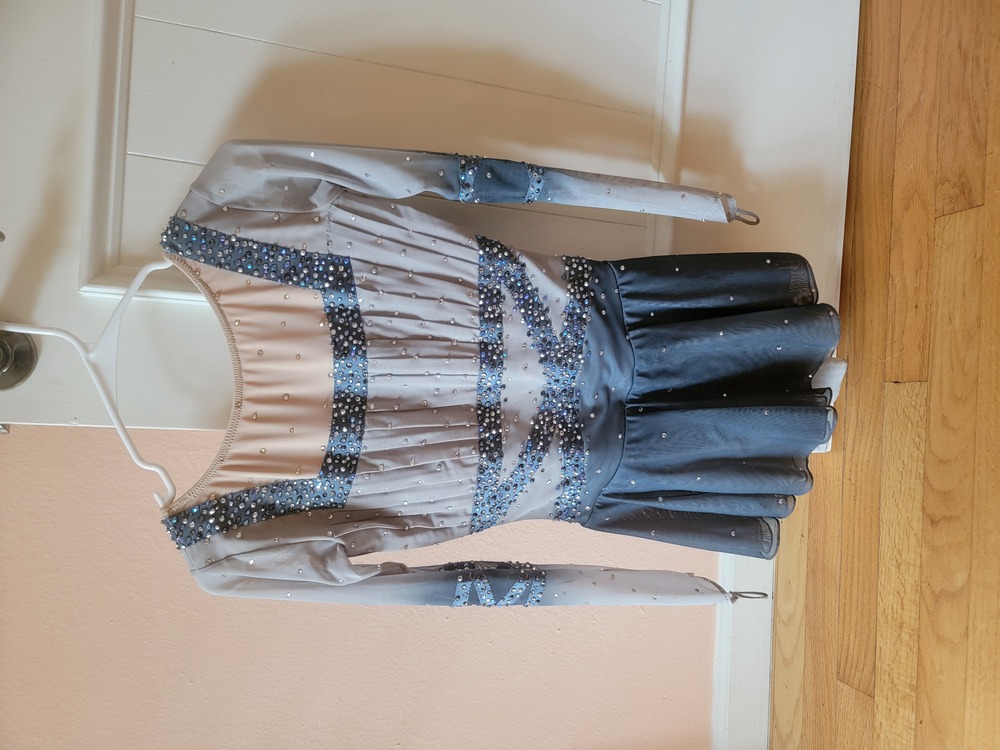 Gorgeous custom made ( Annie Krasotka) figure skating dress Size XS